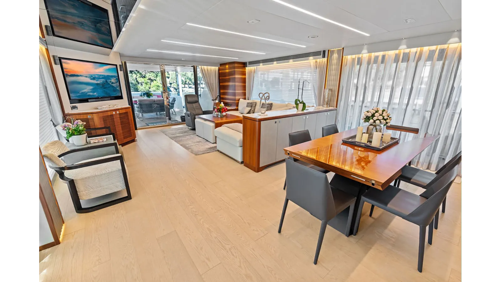 Buy a GENESIS - Horizon Yachts at Shestakov Yacht Sales