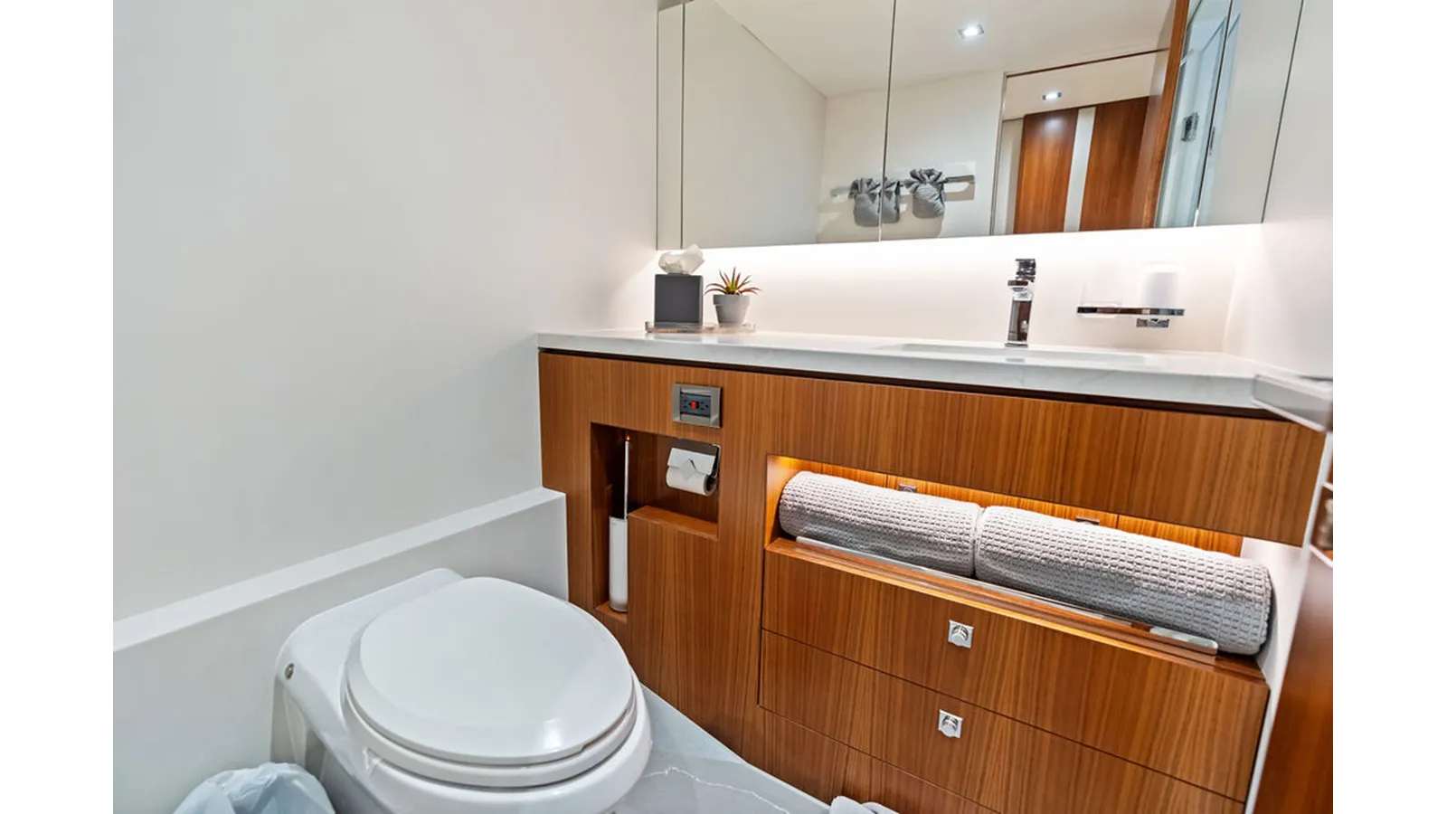 GENESIS FD 87 yacht sale