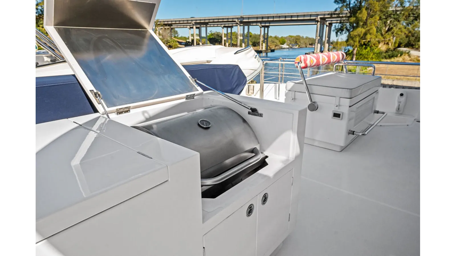 GENESIS - Horizon Yachts price