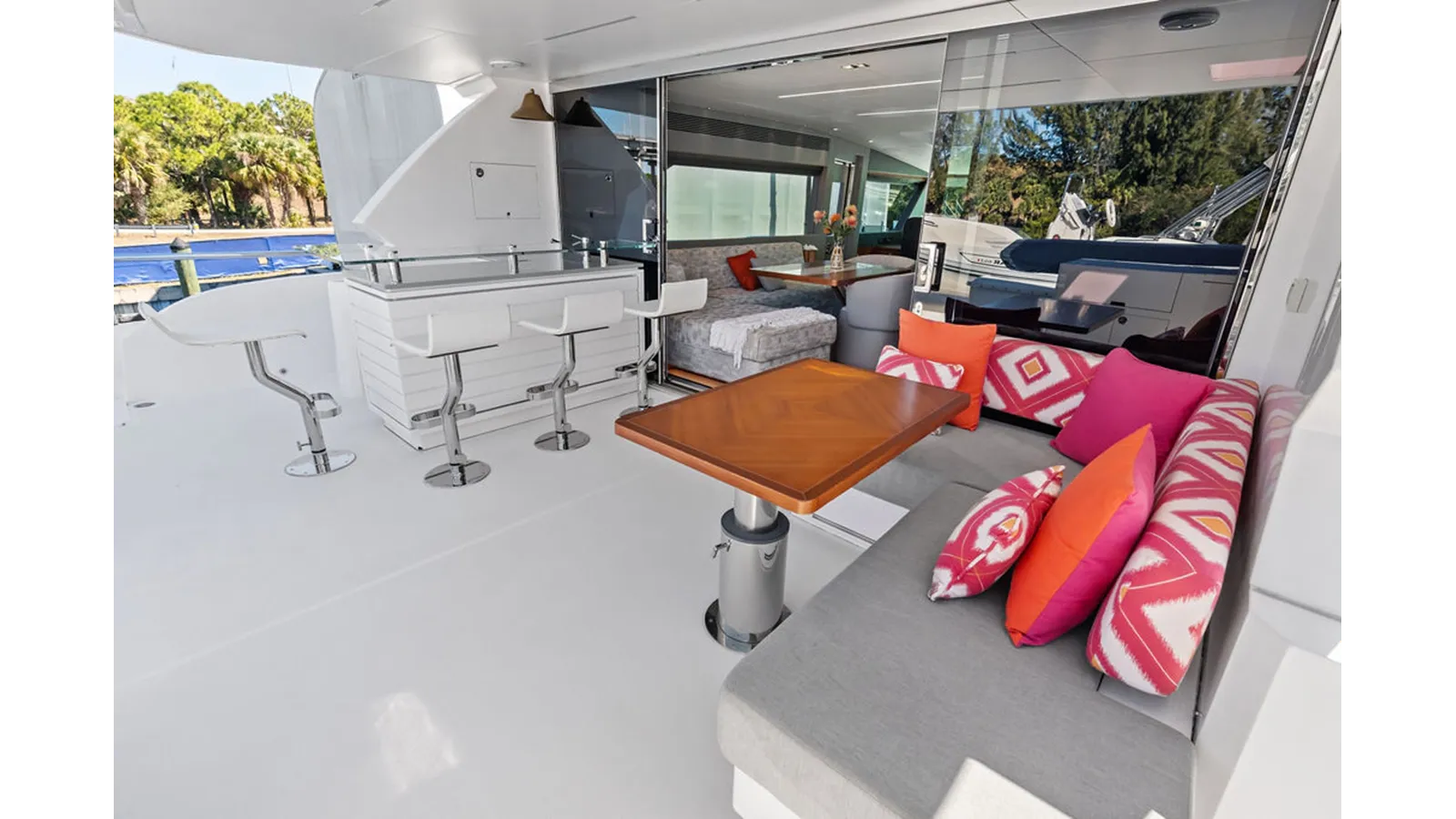 Buy a yacht GENESIS FD 87