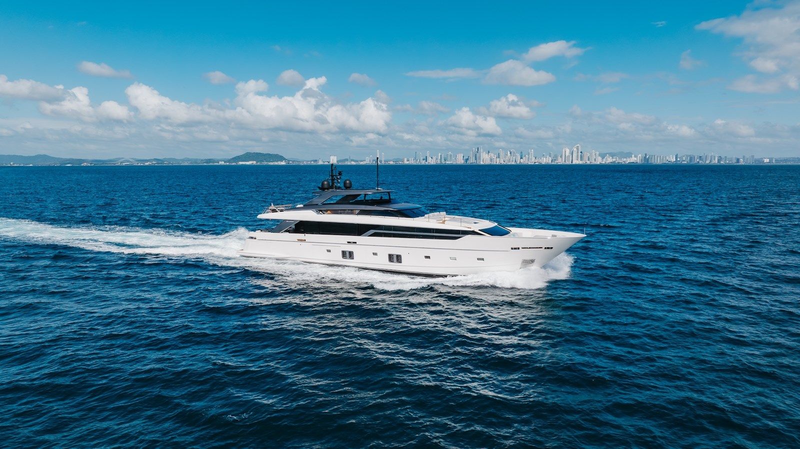 Купить яхту AMBAR 120 в Shestakov Yacht Sales