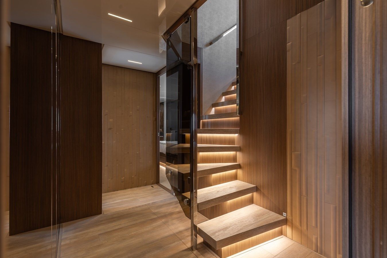 Лучшая цена на AMBAR - Sanlorenzo