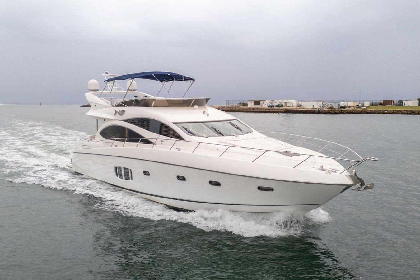 the best price on 2008 SUNSEEKER MANHATTAN 70