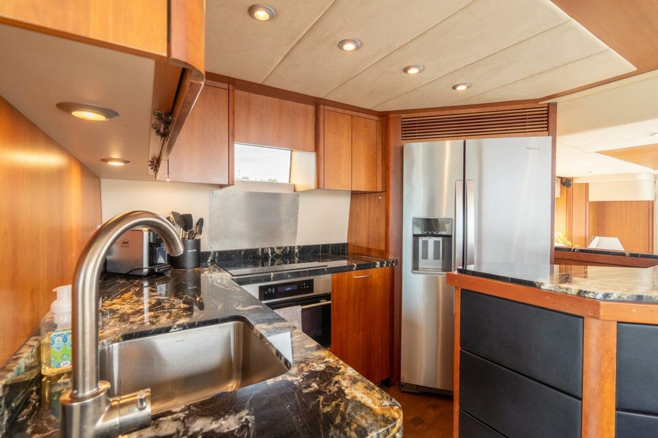 2008 SUNSEEKER MANHATTAN 70 Manhattan 70 yacht sale