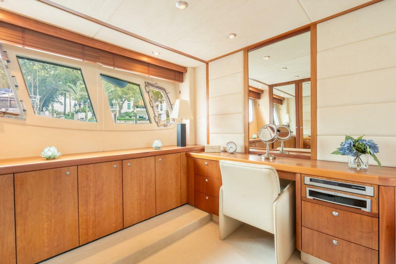 best yacht sales deals 2008 SUNSEEKER MANHATTAN 70