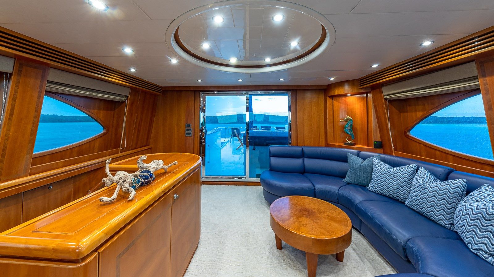 the best price on B HAPPY 2004