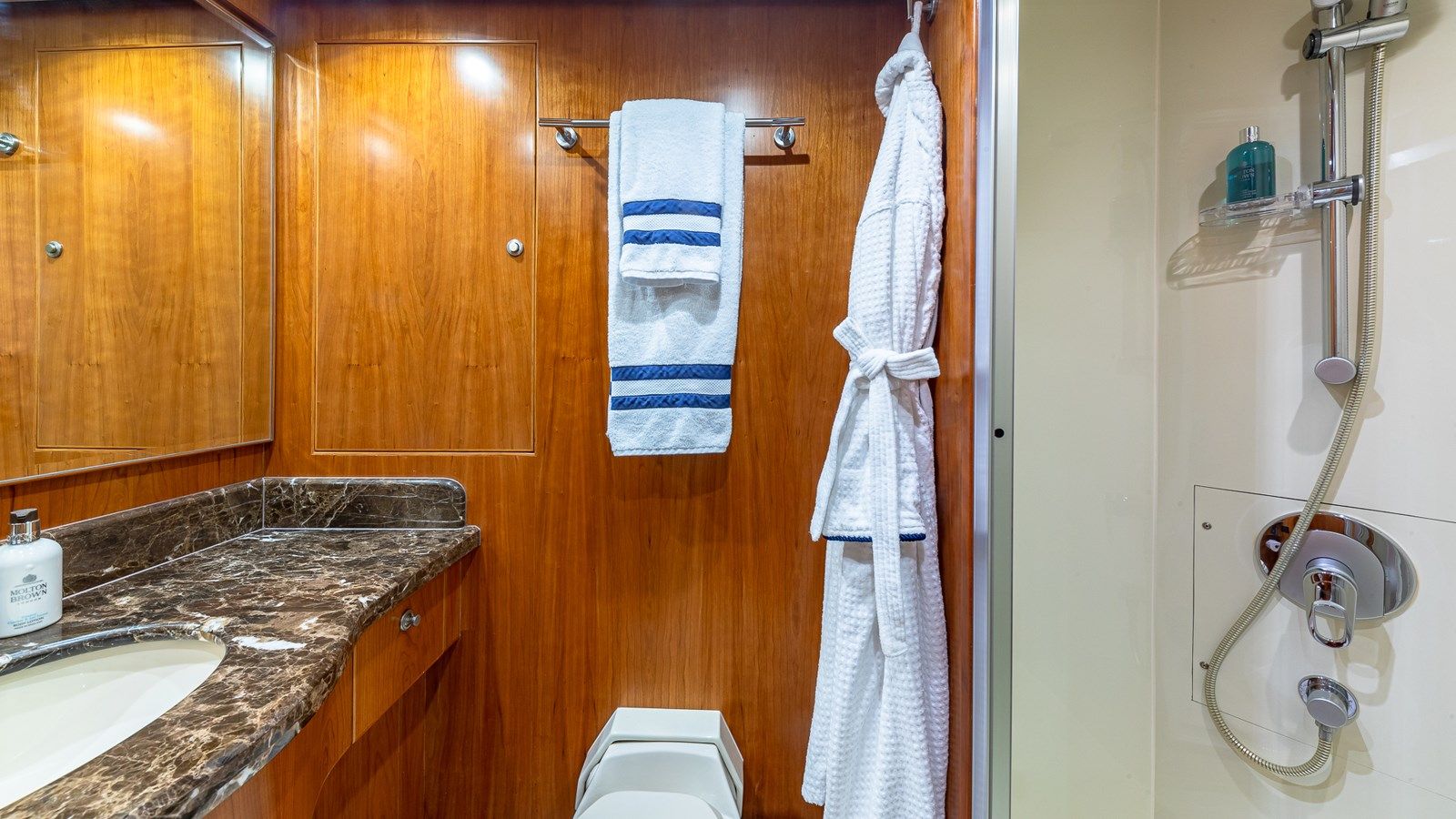 Buy a yacht B HAPPY 96