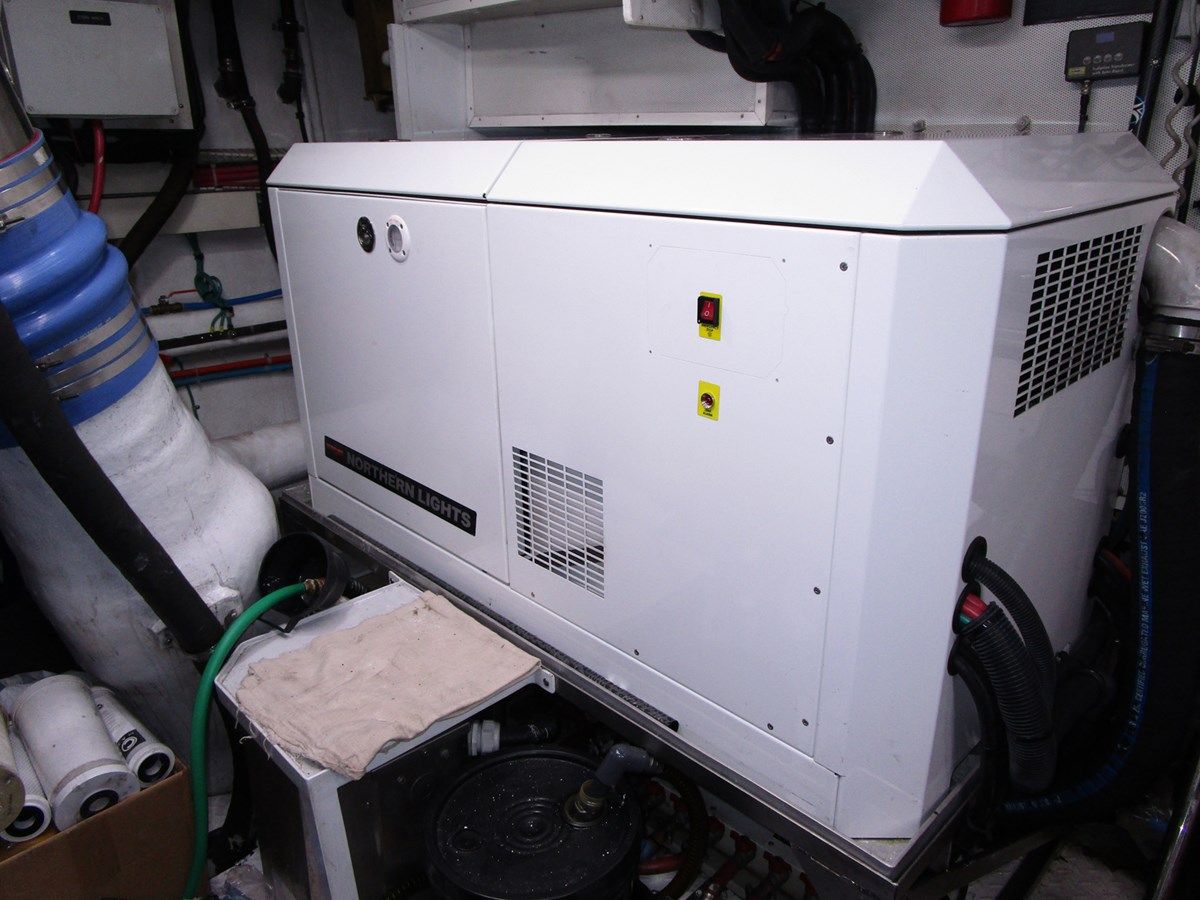 Buy a yacht B HAPPY - Hargrave