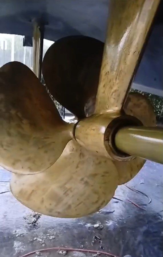 B HAPPY 2004 yacht sale