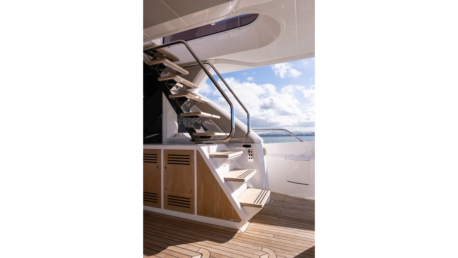 Buy a yacht Chinonino - Sunseeker