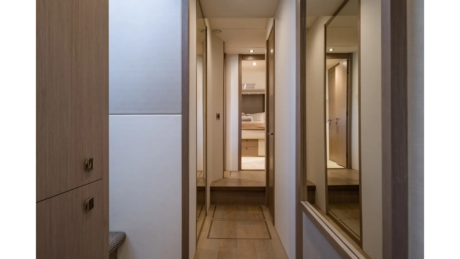 Buy a yacht Chinonino - Sunseeker