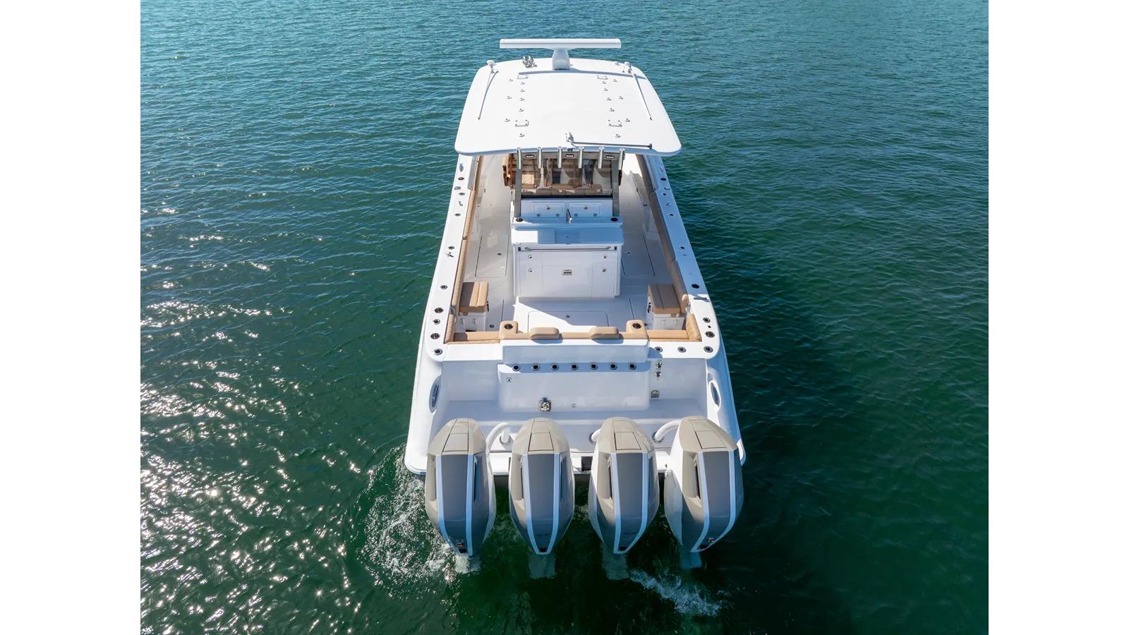 the best price on 42 Lujo 42