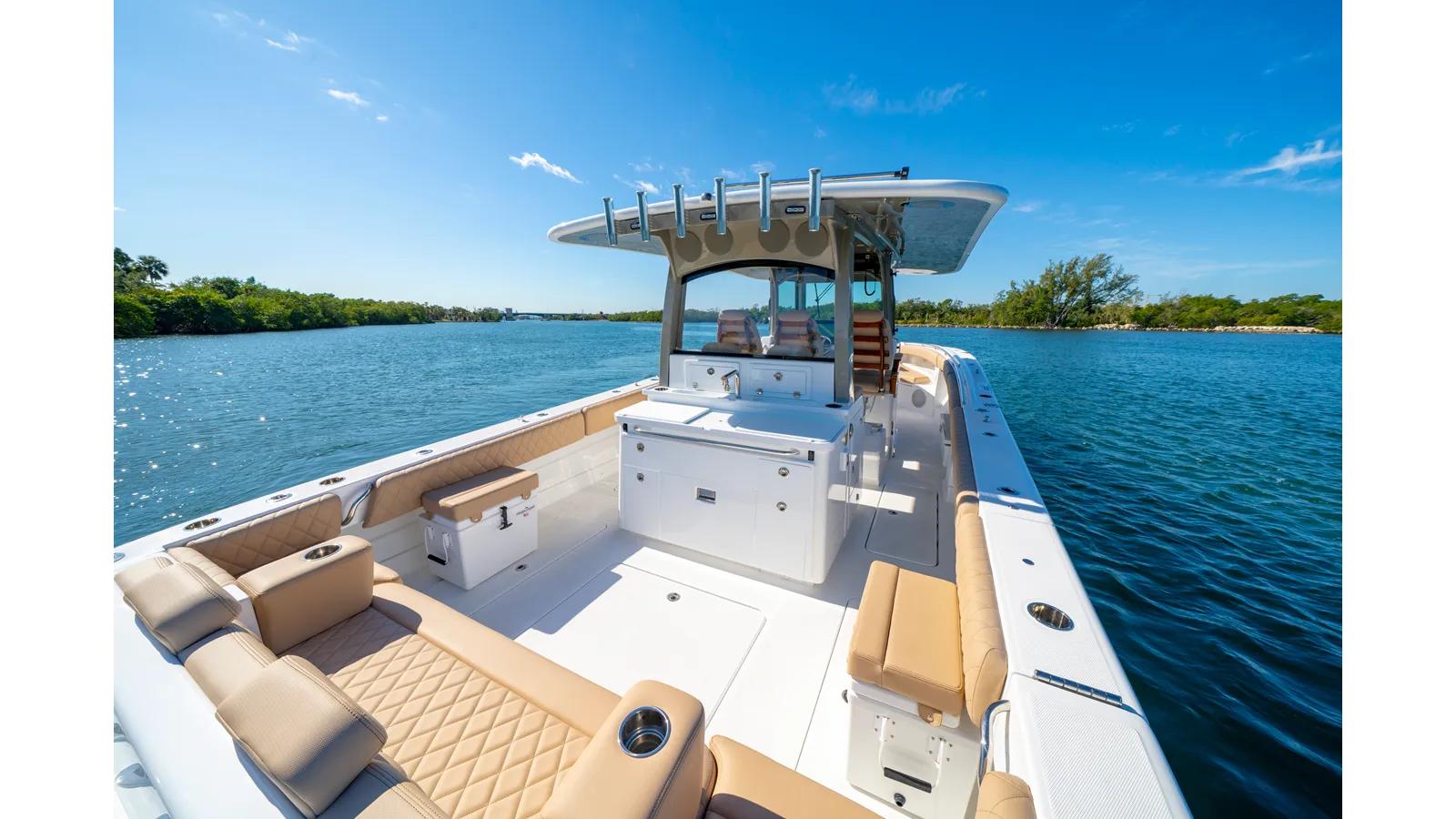 Buy a yacht 42 Lujo 42 Lujo