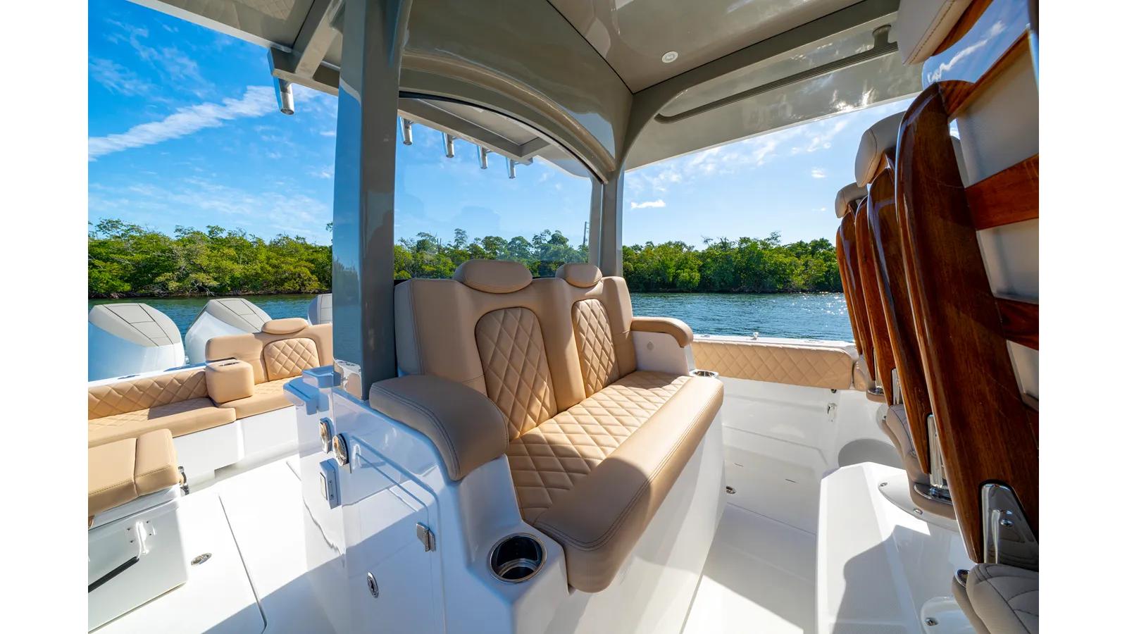 the best price on 42 Lujo 2026