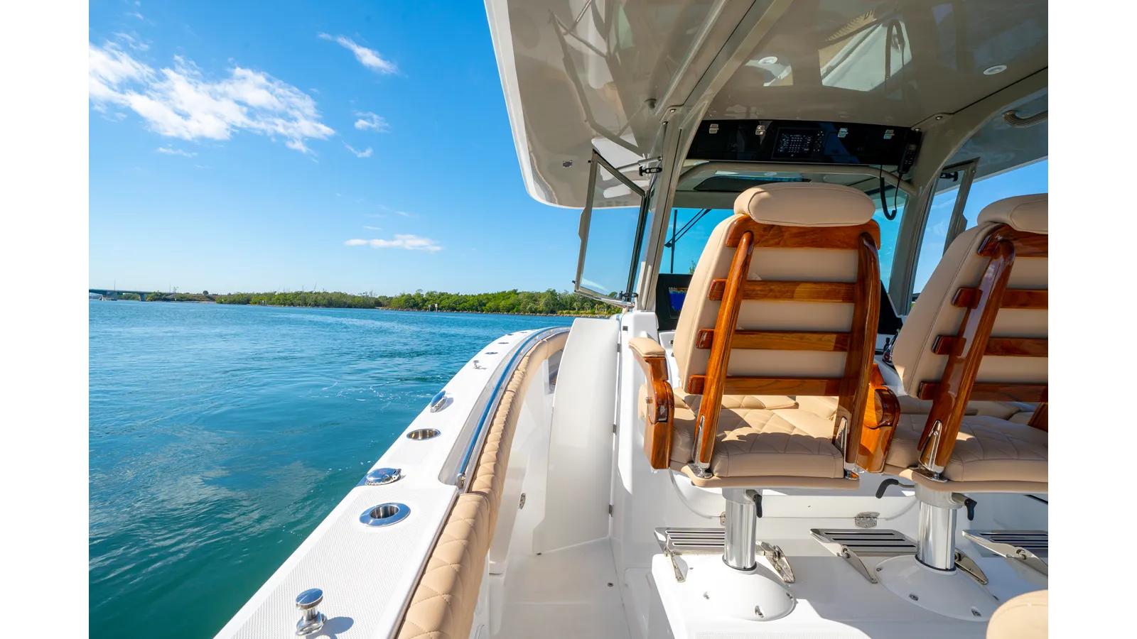 the best price on 42 Lujo 42 Lujo