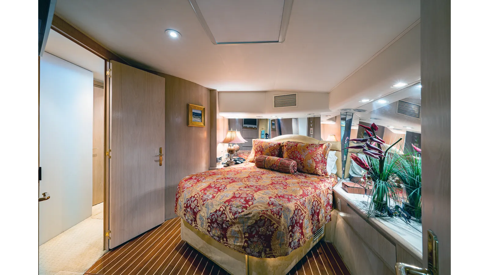 Buy a yacht ENCHANTRESS