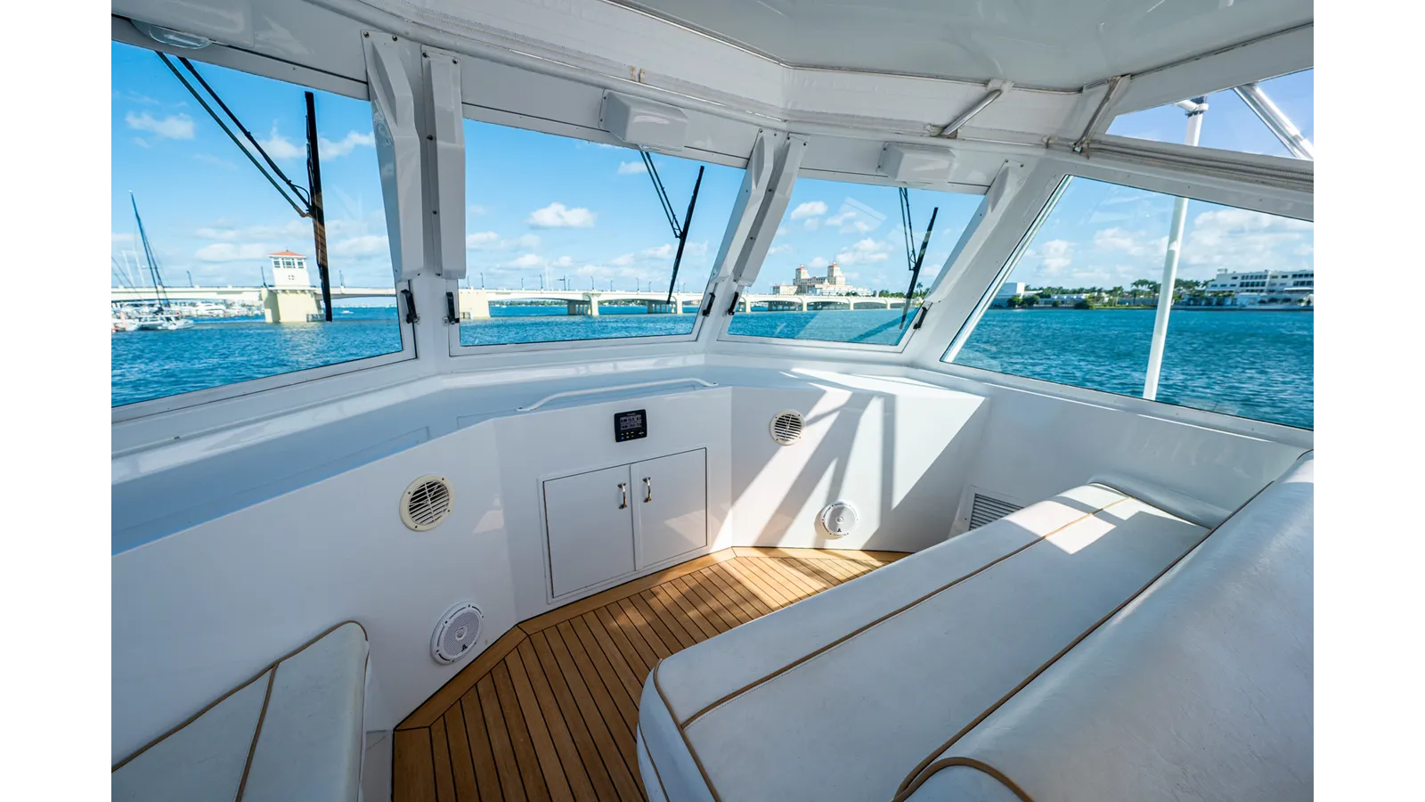 Buy a yacht ENCHANTRESS - Hatteras