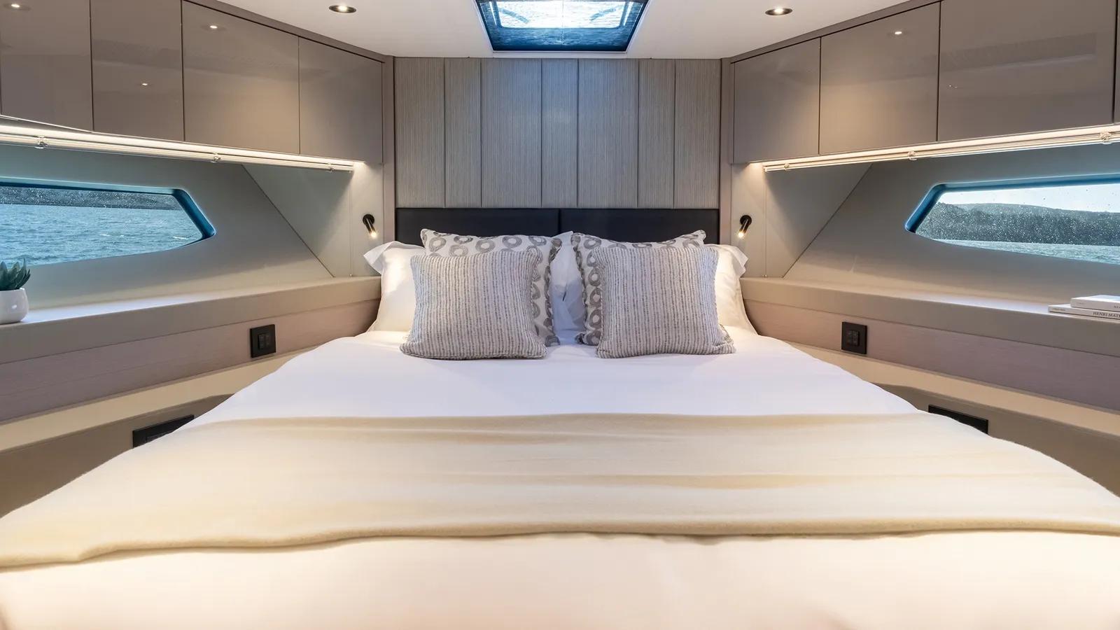 Buy a MANHATTAN 56 - Sunseeker at Shestakov Yacht Sales