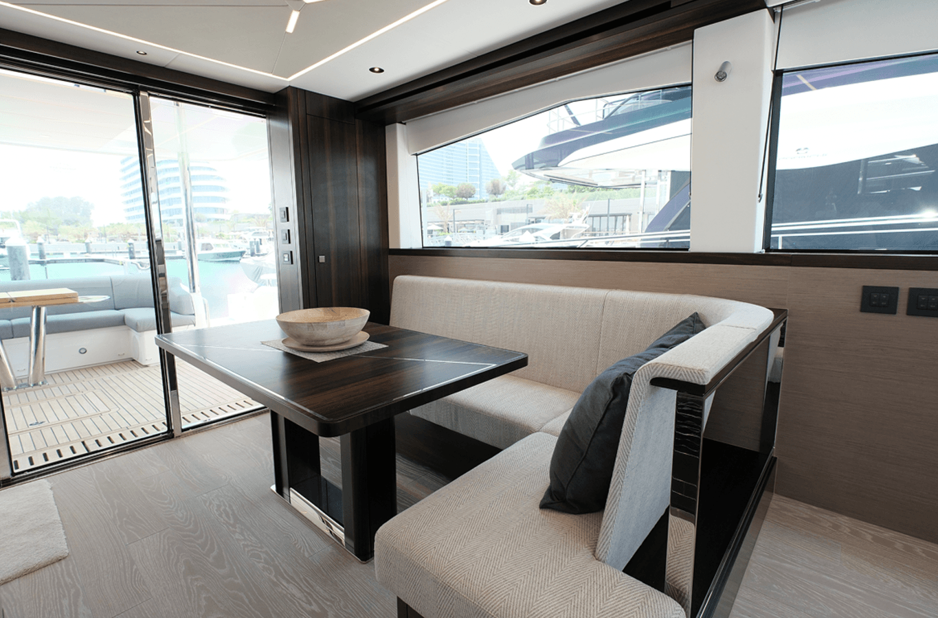 best yacht sales deals 2025 SUNSEEKER MANHATTAN 68  IMMEDIATE DELIVERY  DUBAI