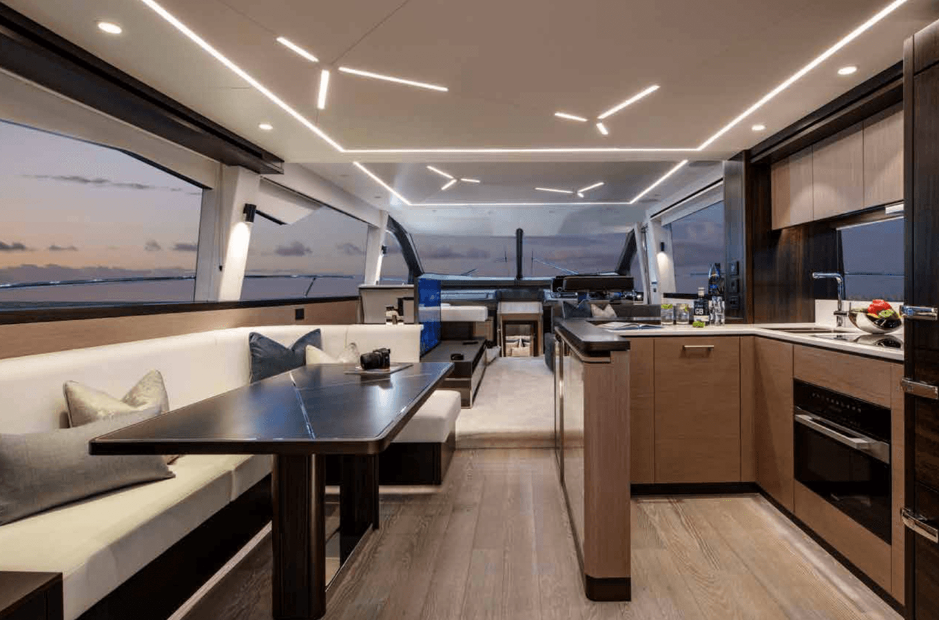 Buy a yacht 2025 SUNSEEKER MANHATTAN 68  IMMEDIATE DELIVERY  DUBAI Manhattan 68