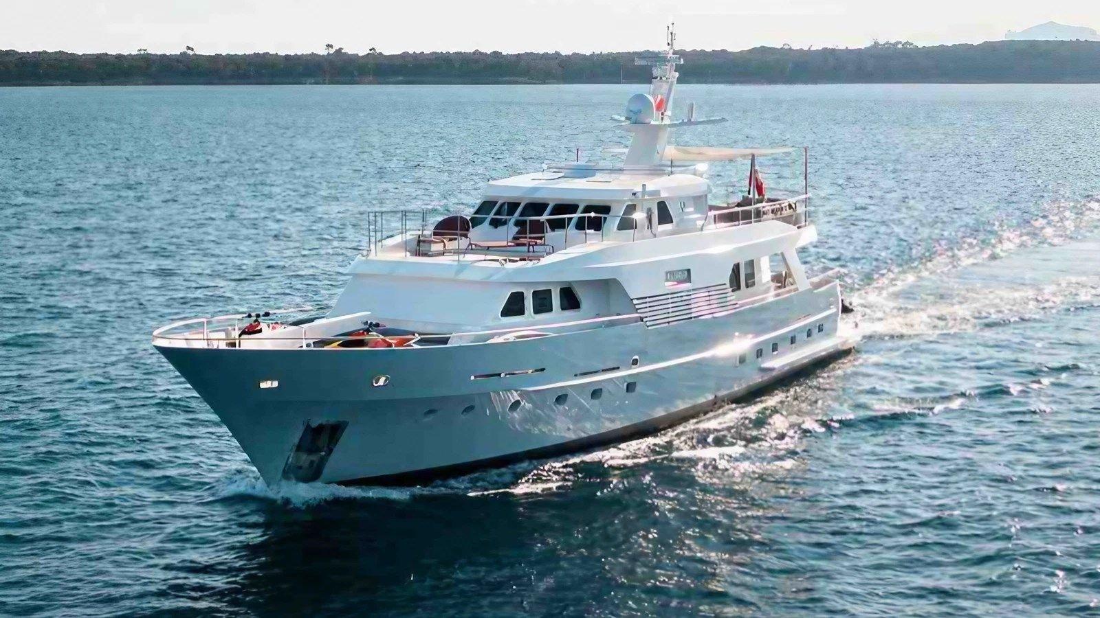 the best price on HELIAD III