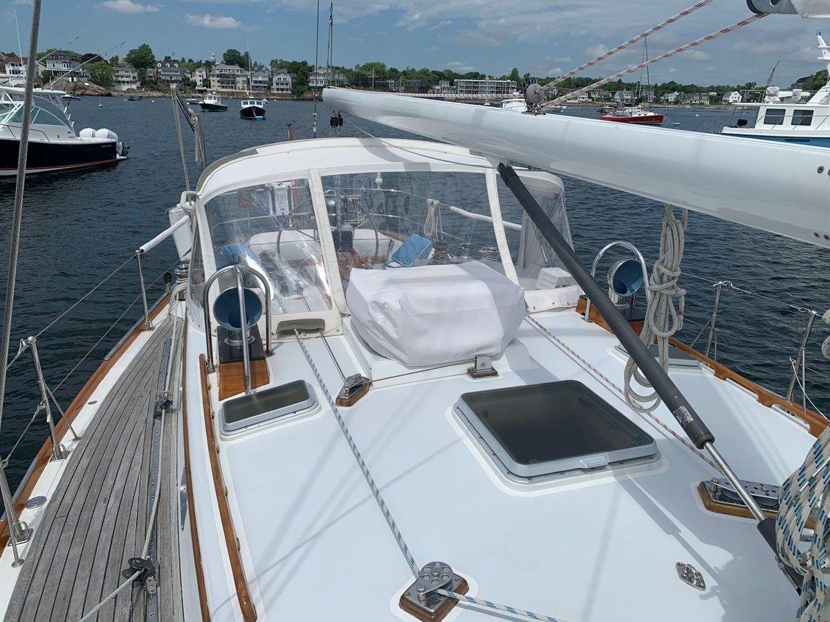 the best price on REDSTART 44