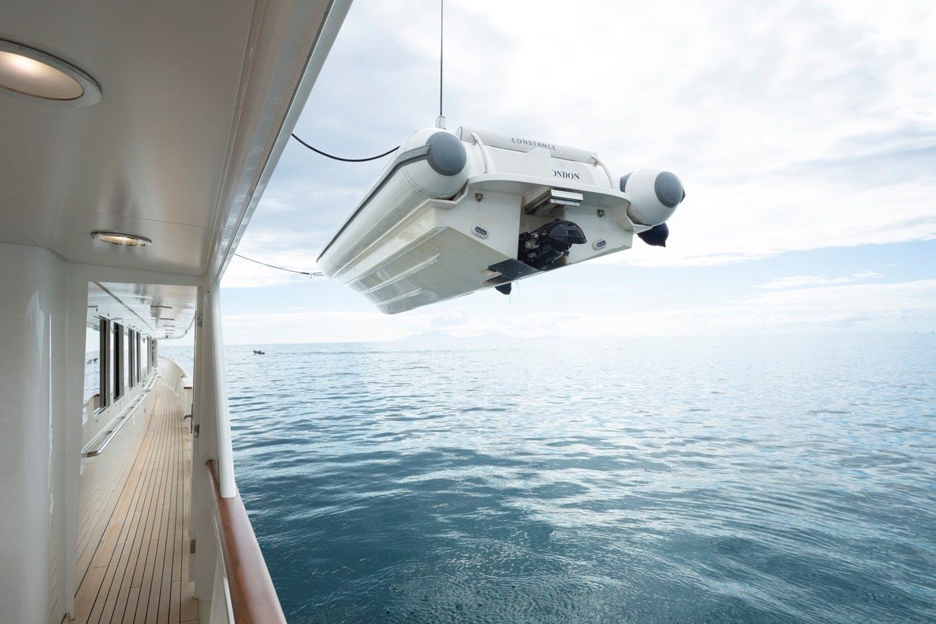 Лучшая цена на CONSTANCE 1986