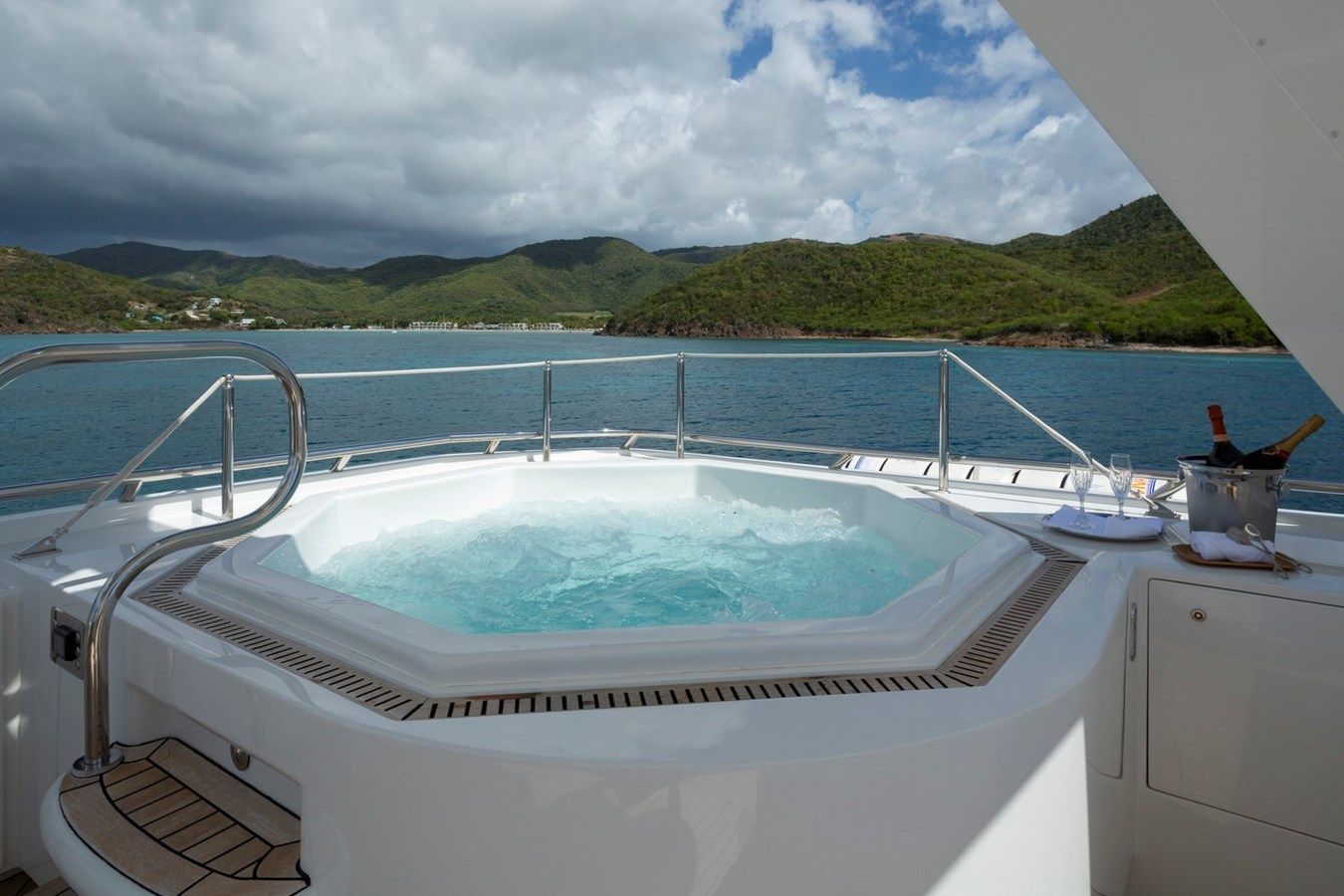 Продажа яхты CONSTANCE