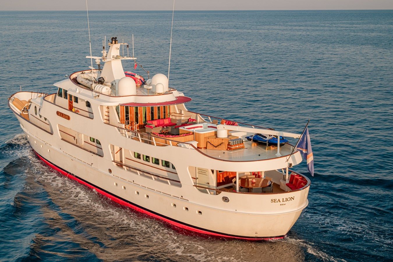 Лучшая цена на SEA LIION 1998