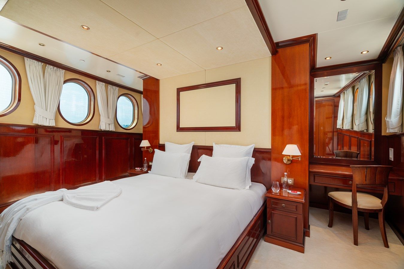 Купить яхту SEA LIION в Shestakov Yacht Sales