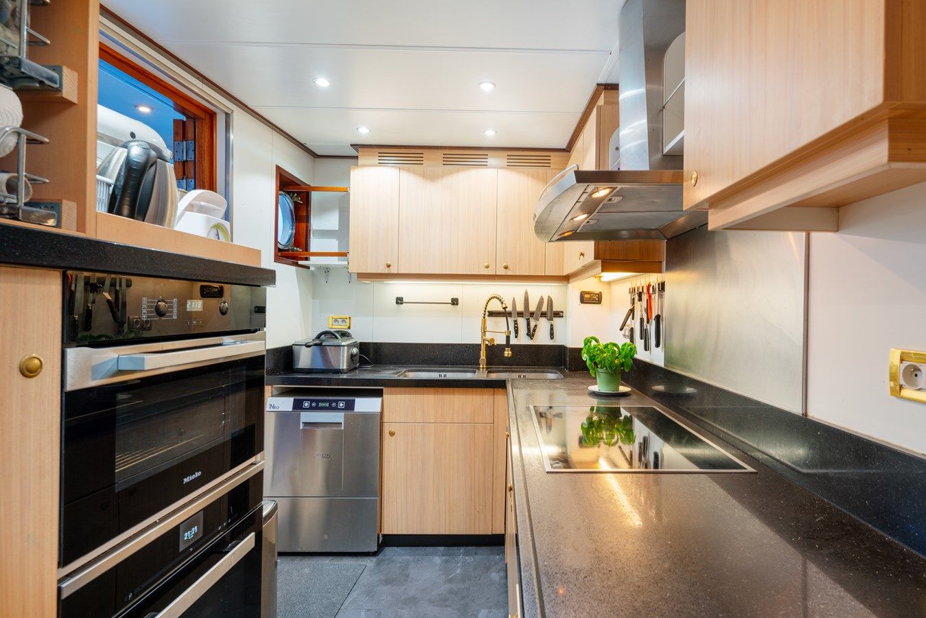 Стоимость яхты SEA LIION - HAAK SHIPYARD