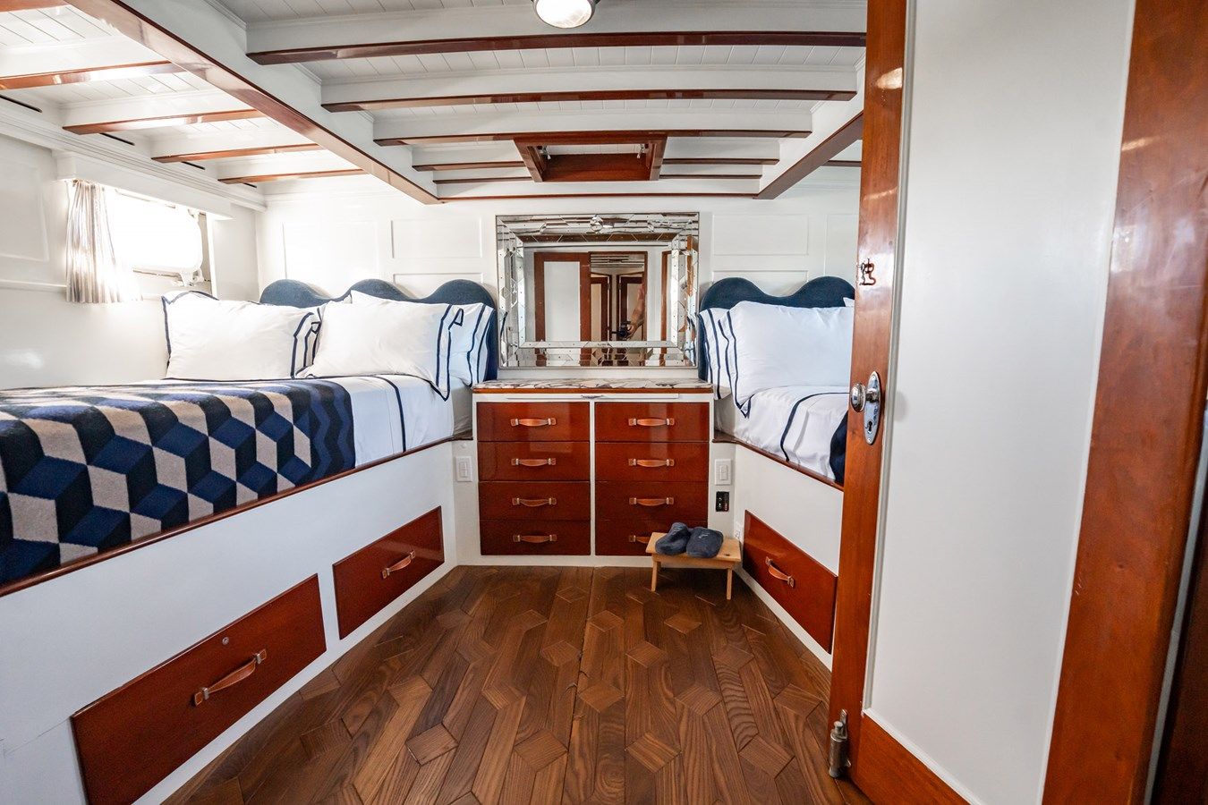 Buy a yacht Flying Lady - TRUMPY