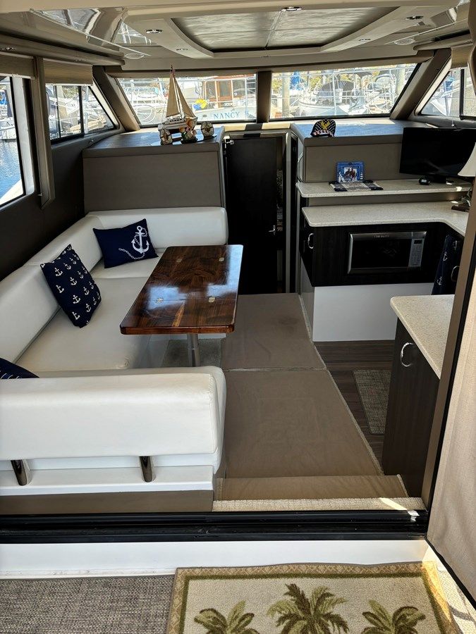Aqueous Solution - Carver Yachts