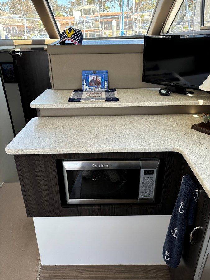 best yacht sales deals Aqueous Solution - Carver Yachts