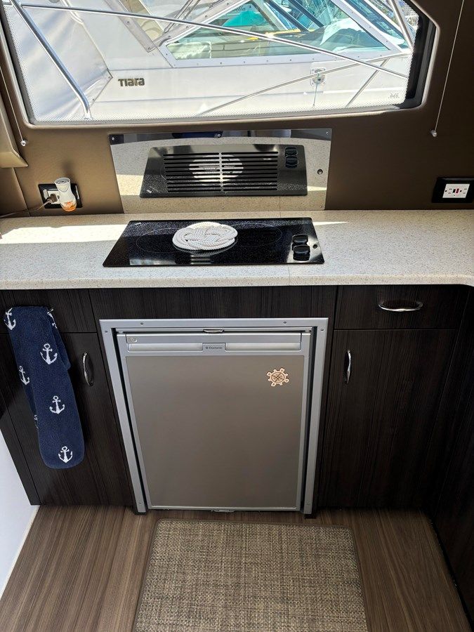 Aqueous Solution - Carver Yachts yacht sale