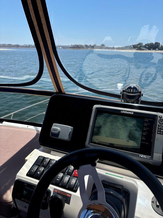 Buy a yacht Aqueous Solution - Carver Yachts