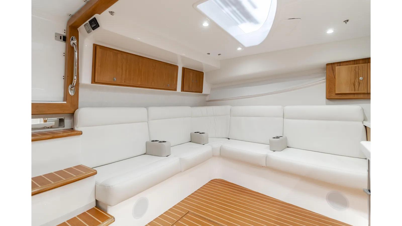 Commodore Two 2023 price