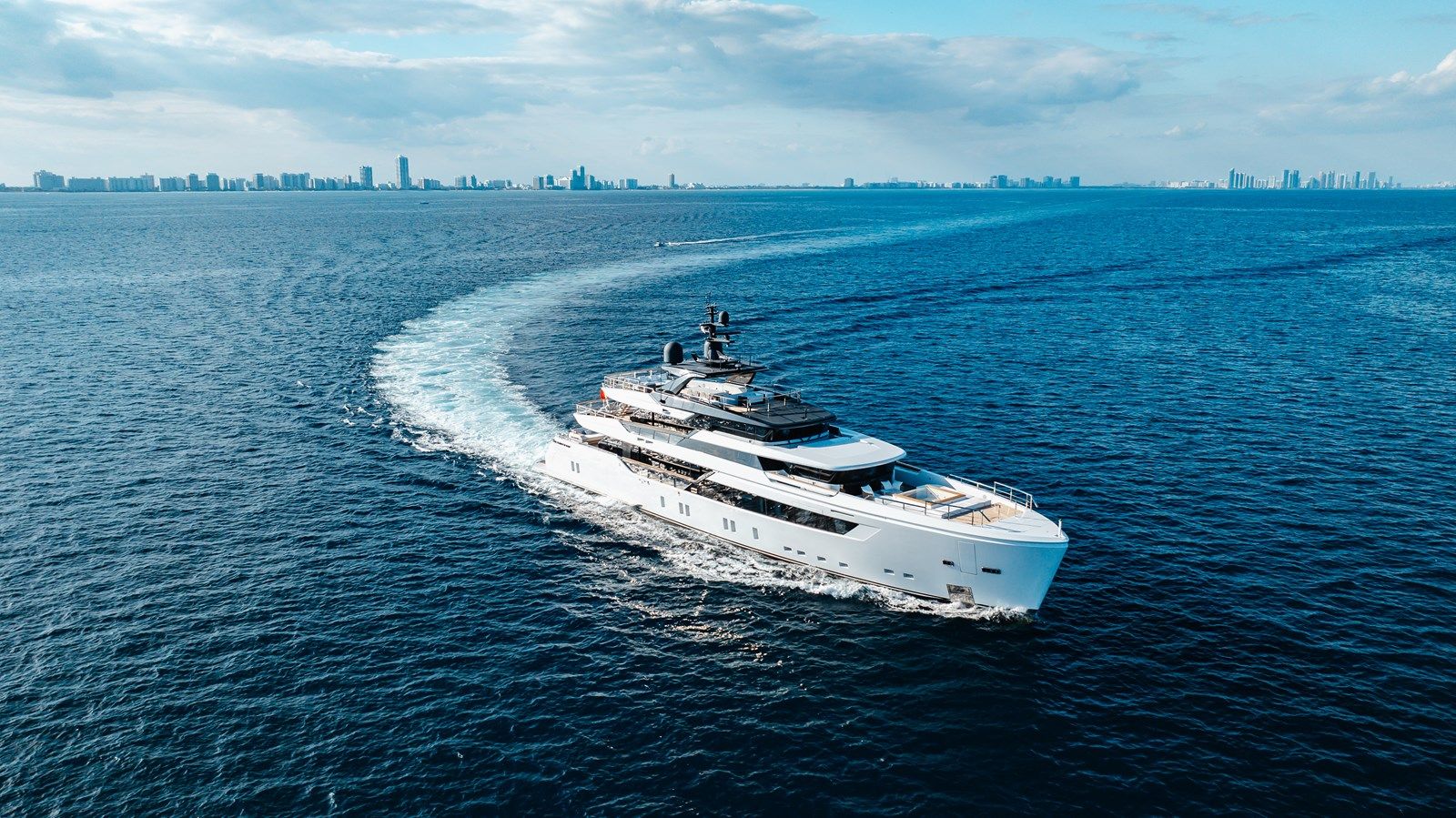 Купить яхту NEVERLAND II 146 в Shestakov Yacht Sales