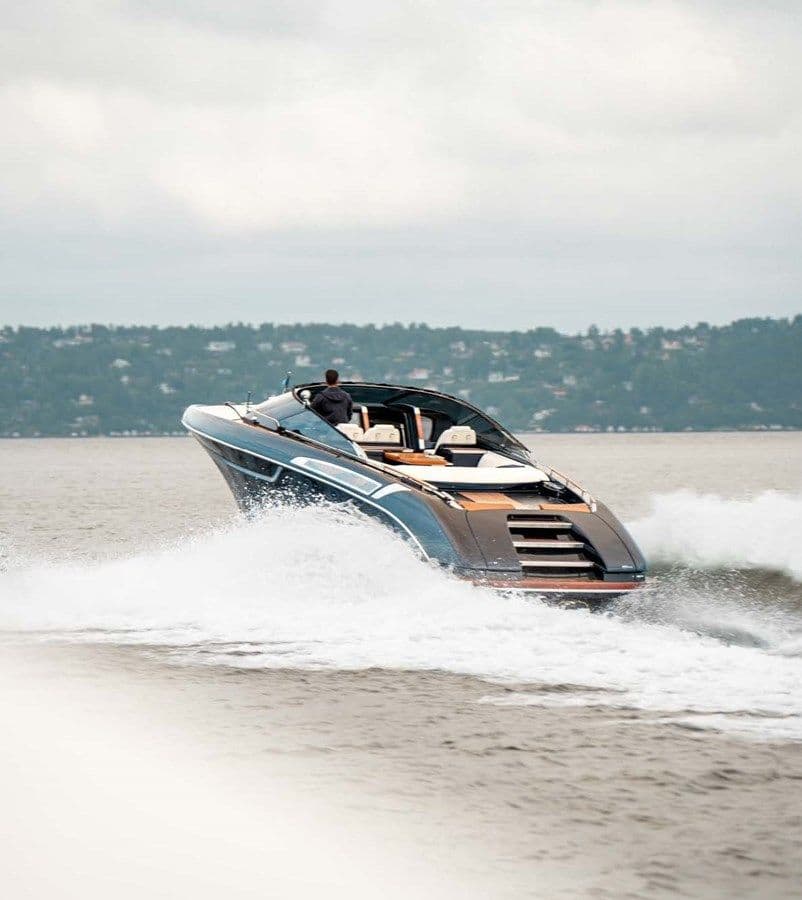 the best price on RIVAMARE 38