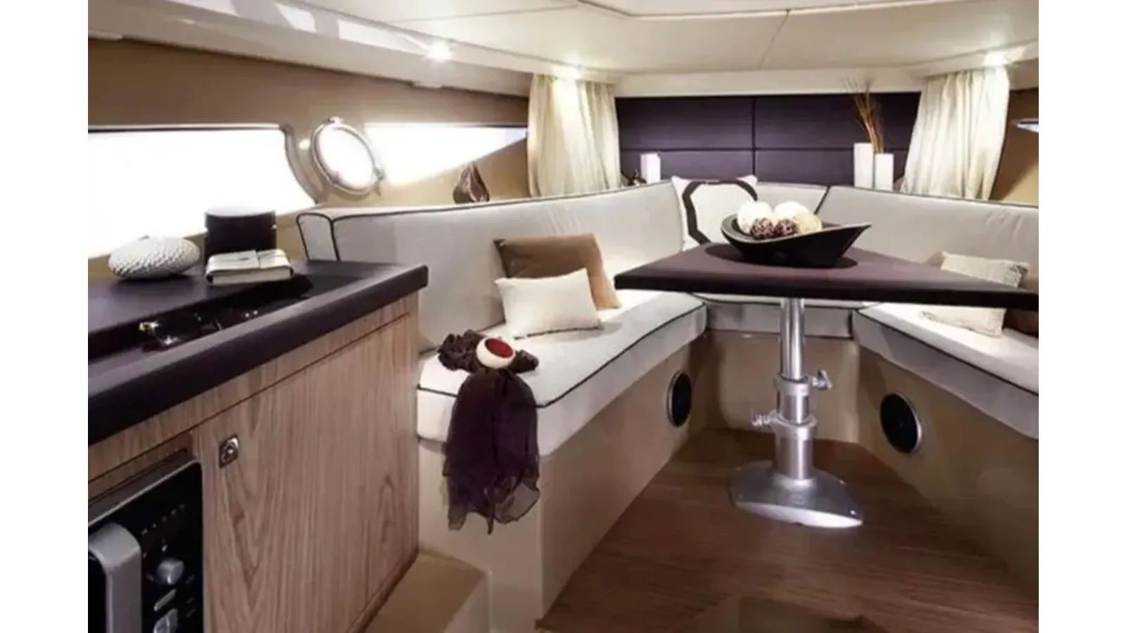 best yacht sales deals Hedone IV 32