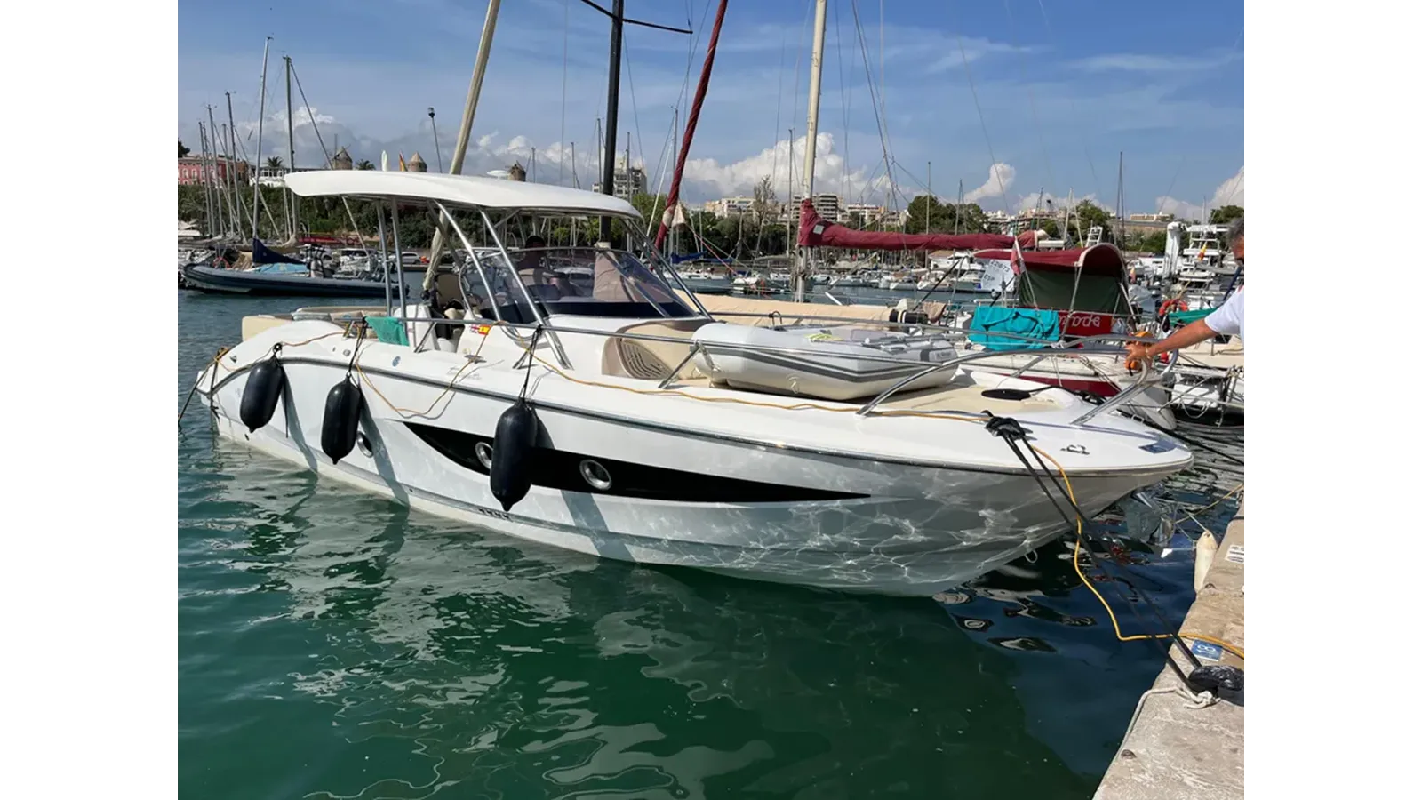 Buy a Hedone IV 32 at Shestakov Yacht Sales