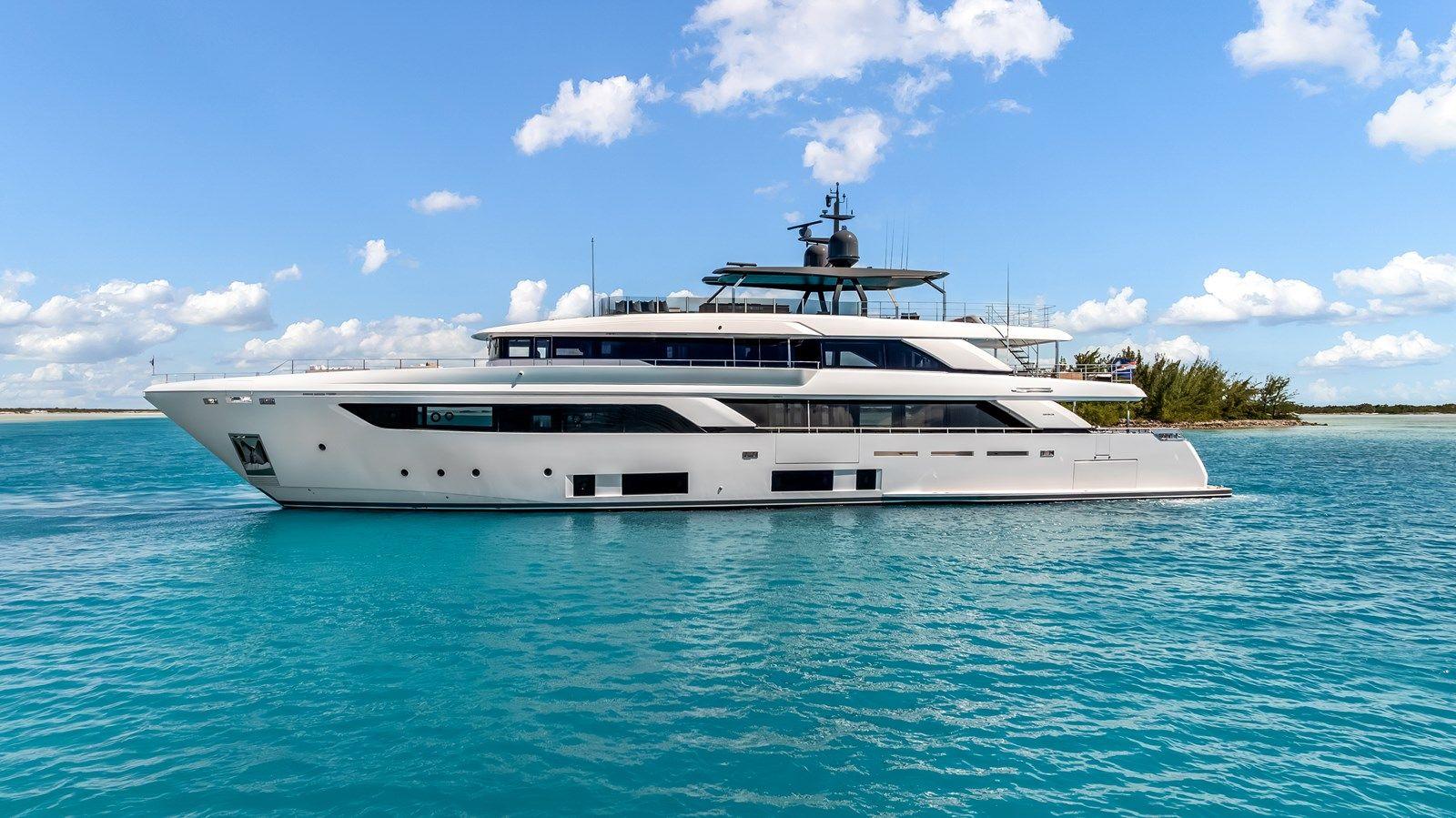 the best price on NAVETTA 42