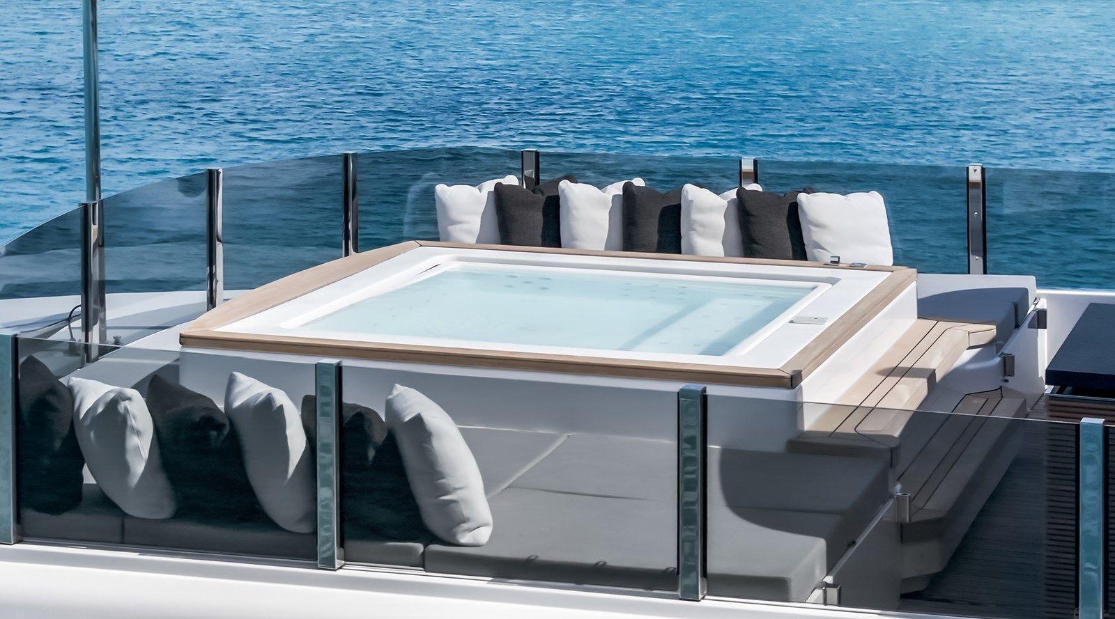 the best price on NAVETTA 42 2023