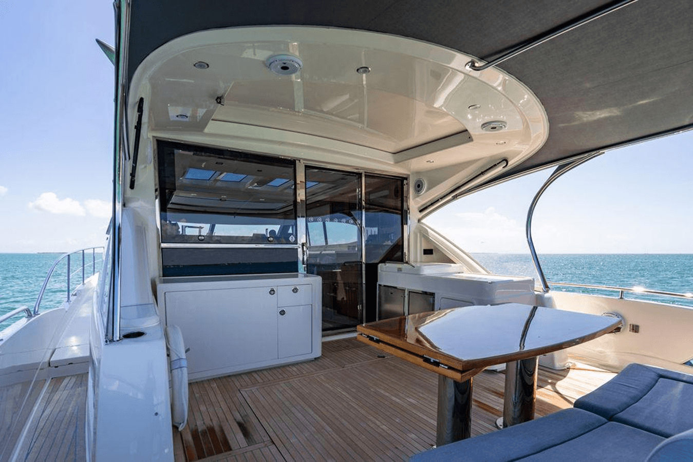 Bald Eagle 6000 Sport Yacht