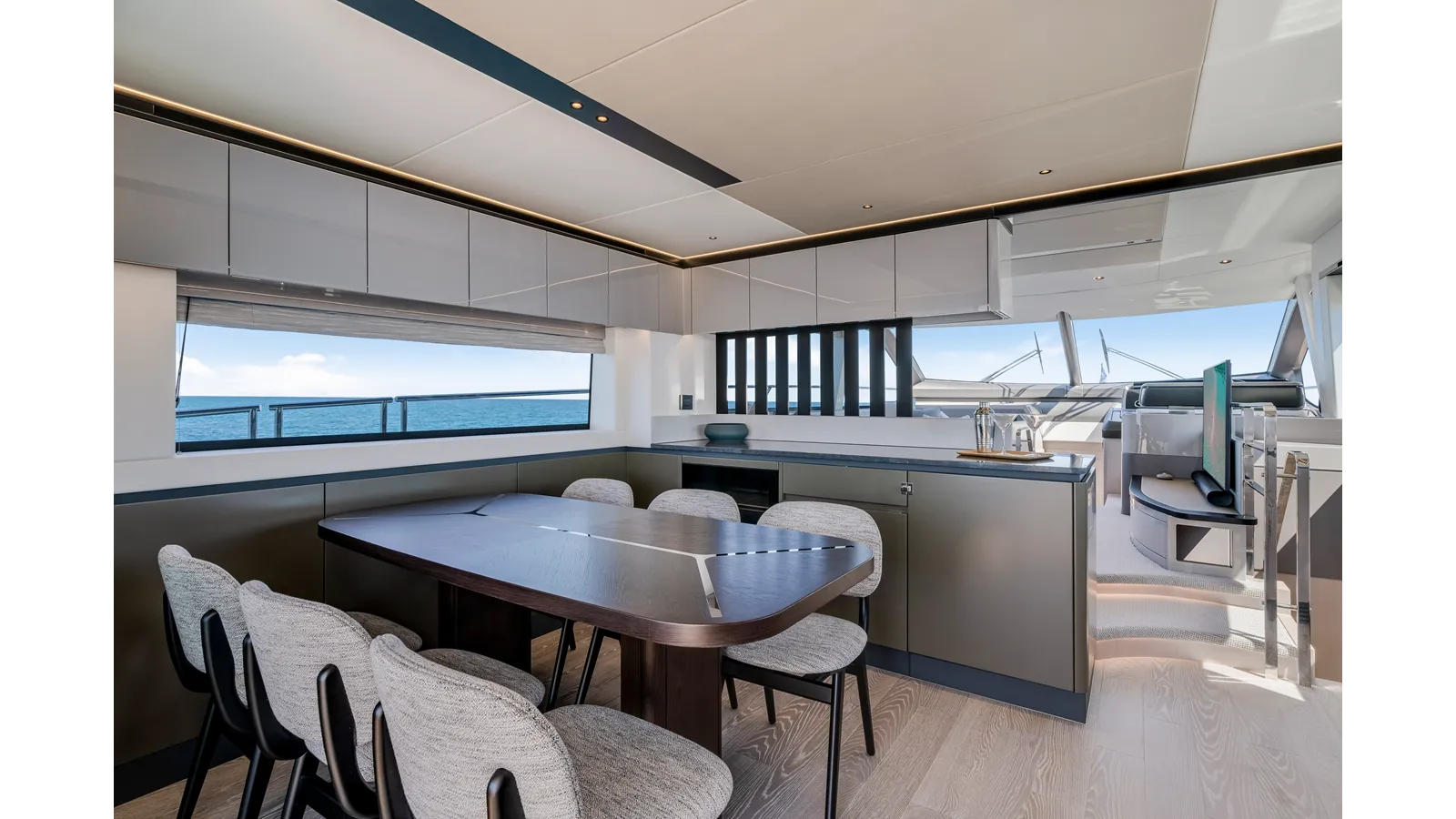 Продажа яхты MANHATTAN 68 - Sunseeker