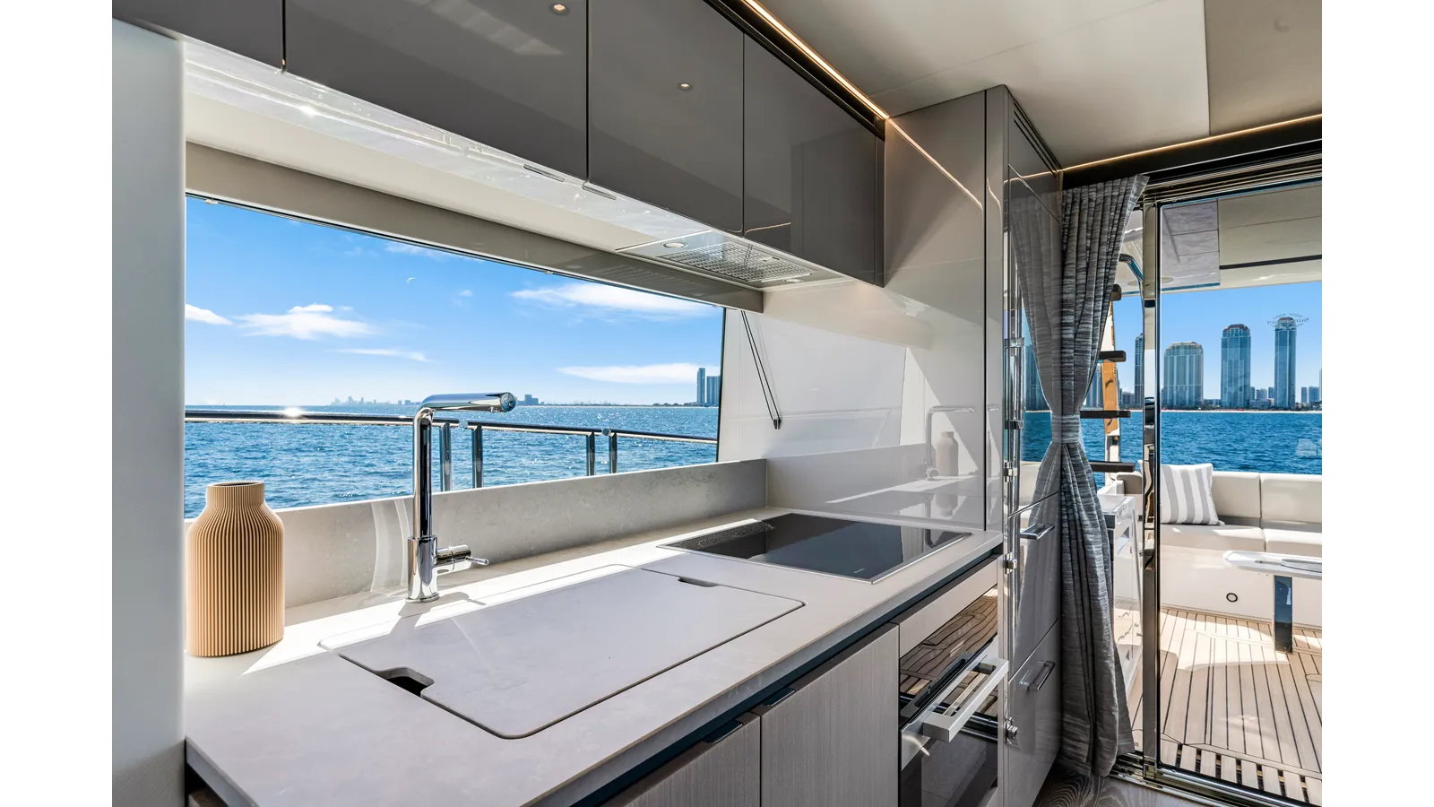 Лучшая цена на MANHATTAN 68 2026