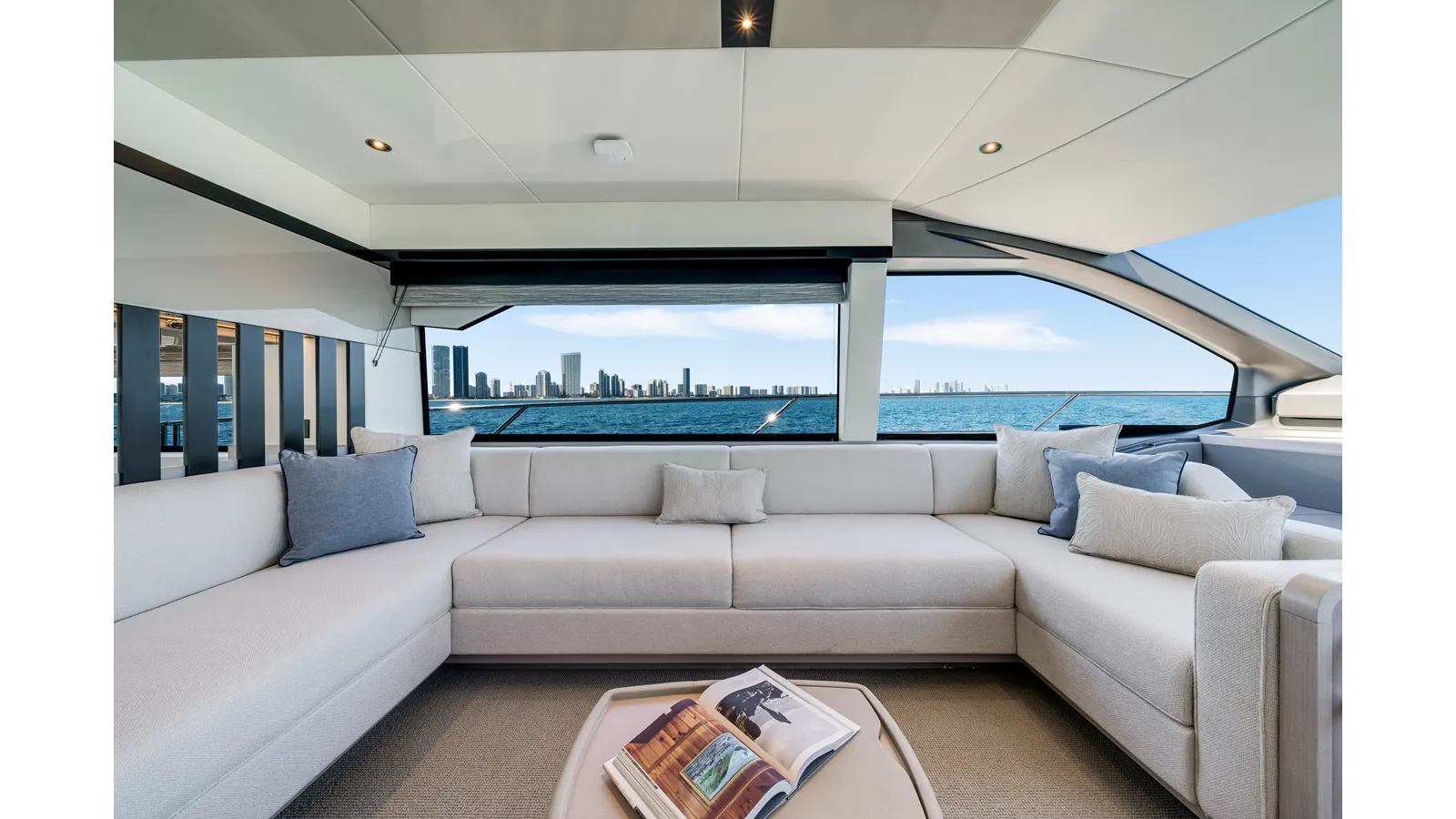 Продажа яхты MANHATTAN 68