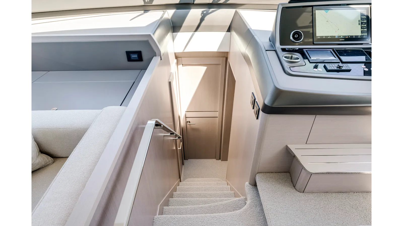 Стоимость яхты MANHATTAN 68