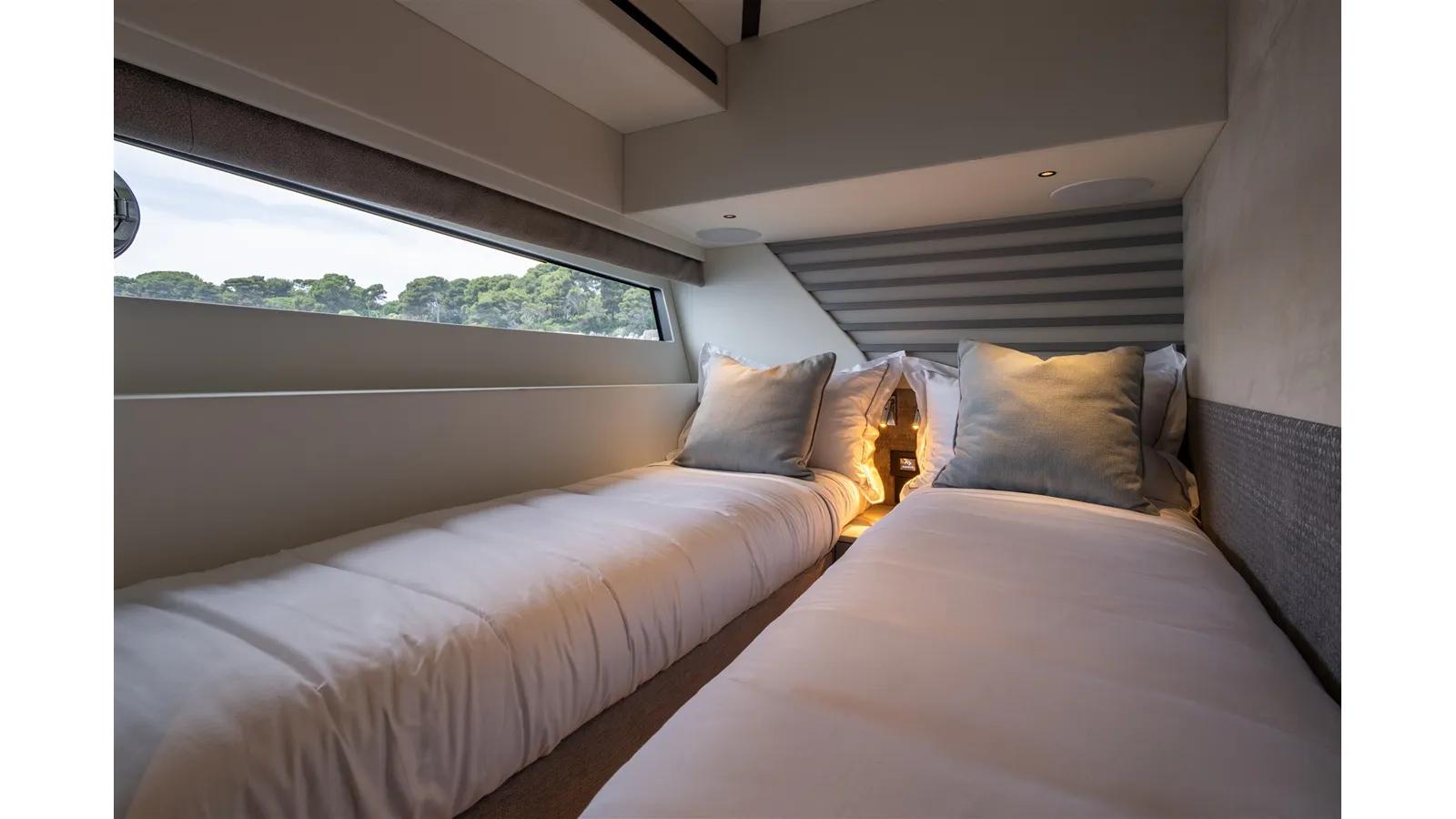 Buy a yacht PREDATOR 55