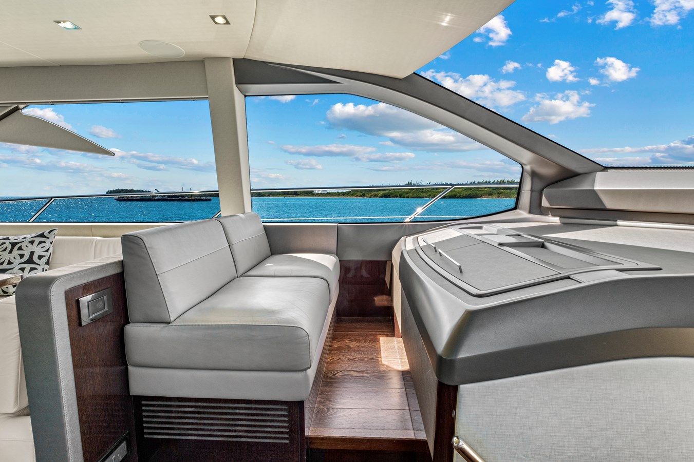 the best price on Smitten - Sunseeker